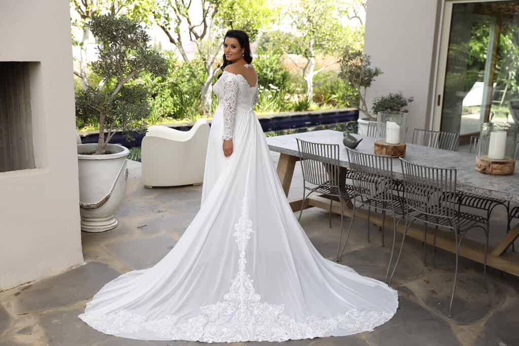 Lida-8-Curvy-Enchanting-Collection.jpg lida over skirt