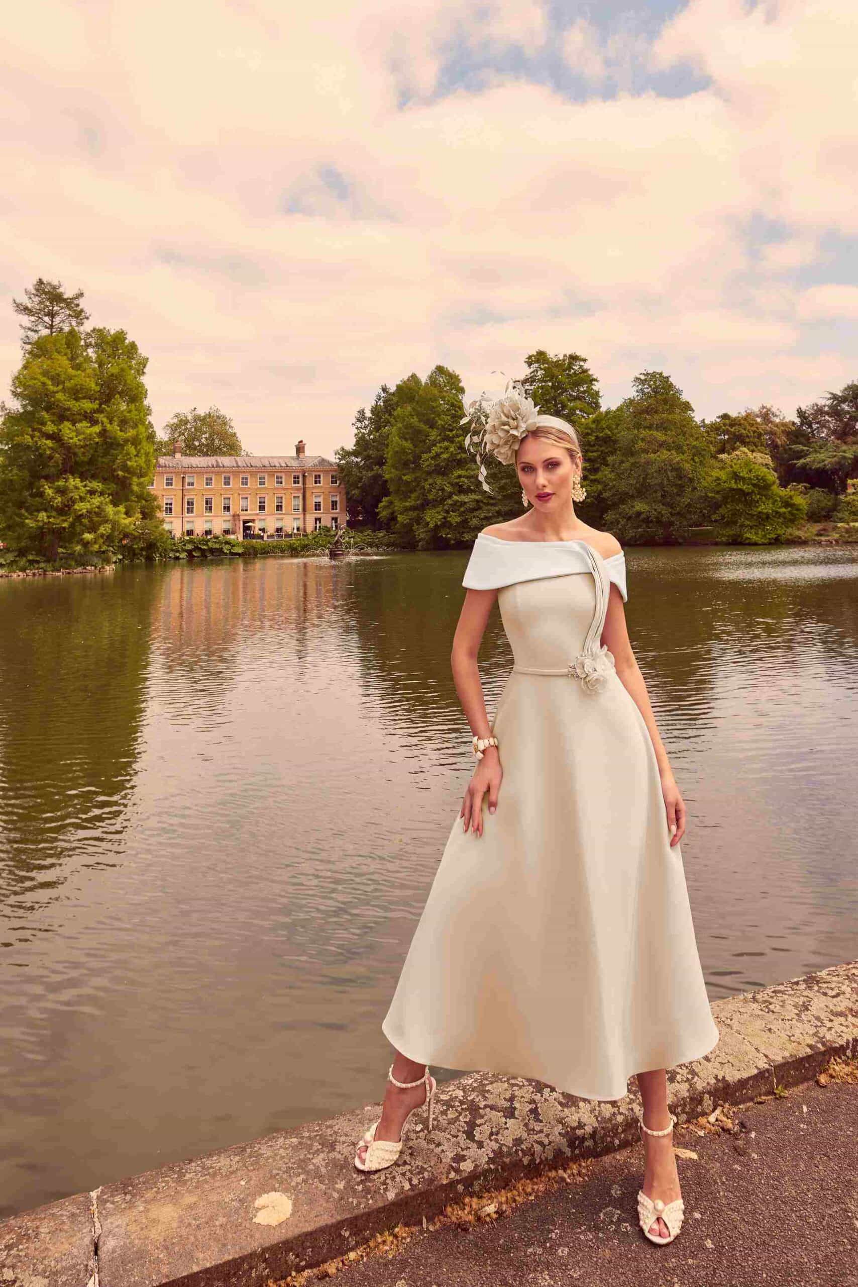 992261 Light Gold + Ivory