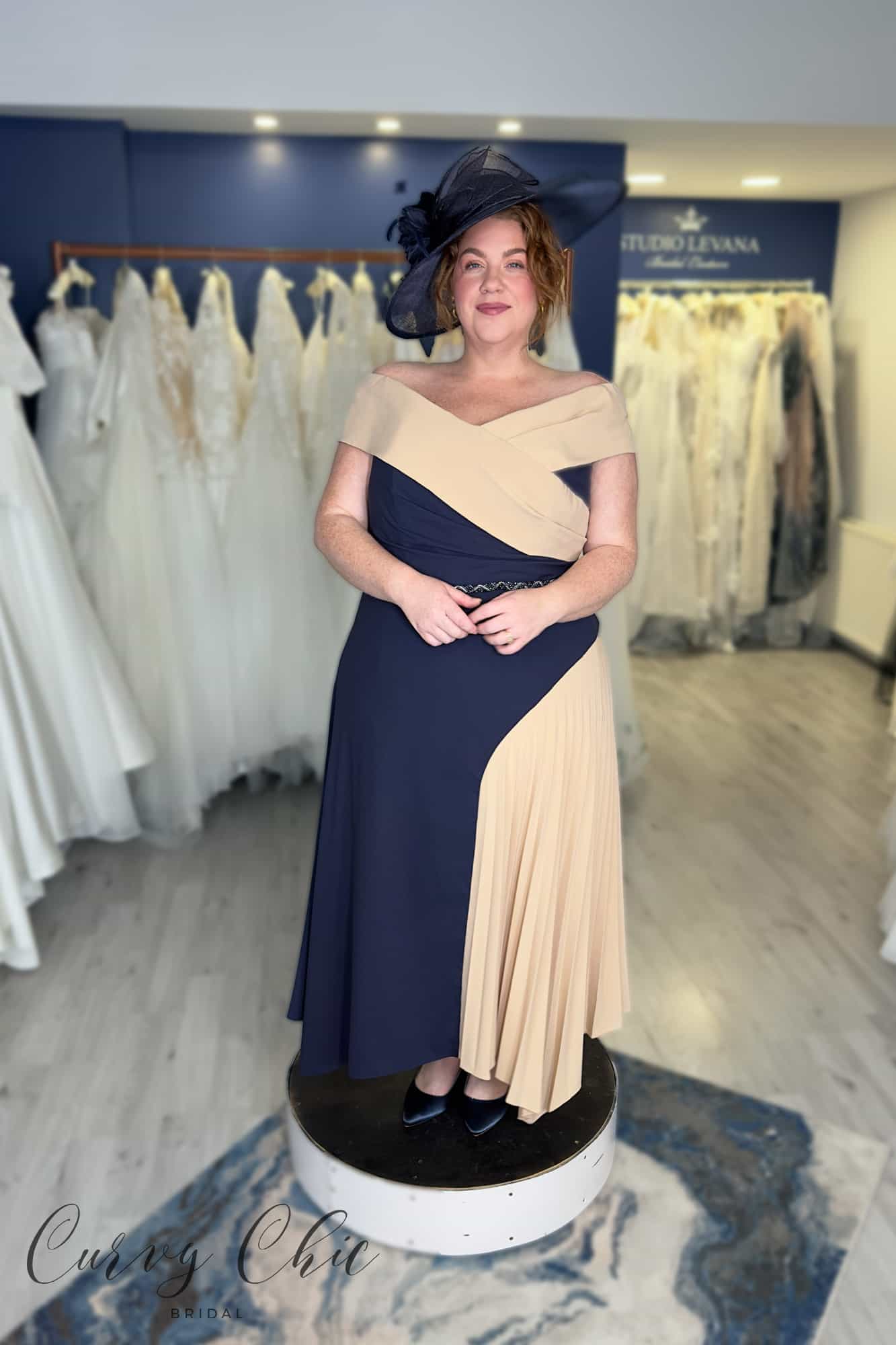 992418–NAVY-OLD-GOLD-24-Veni-Infantino-dress-