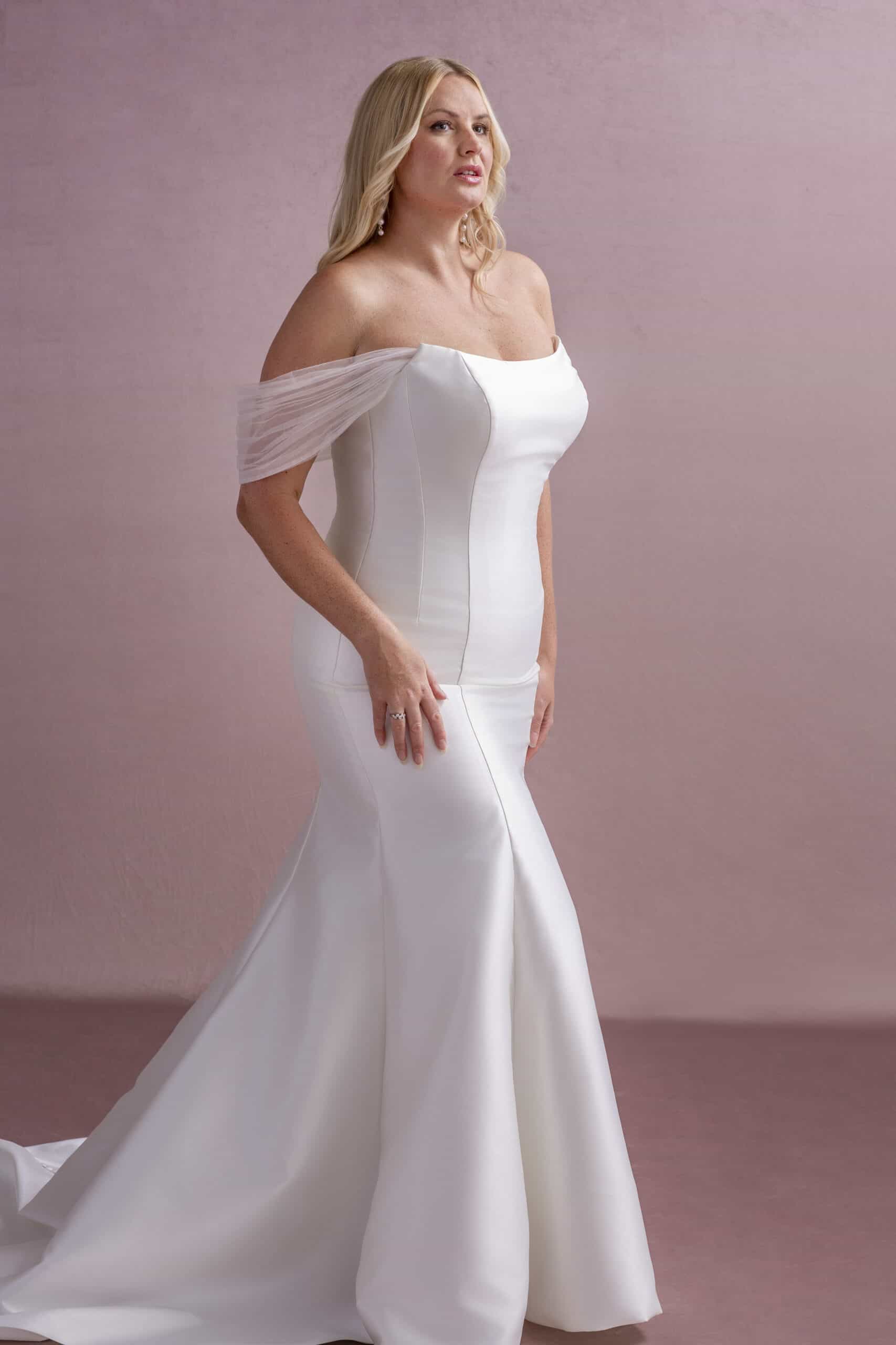 MG204 Alessandra 3 MG204 Alessandra 3