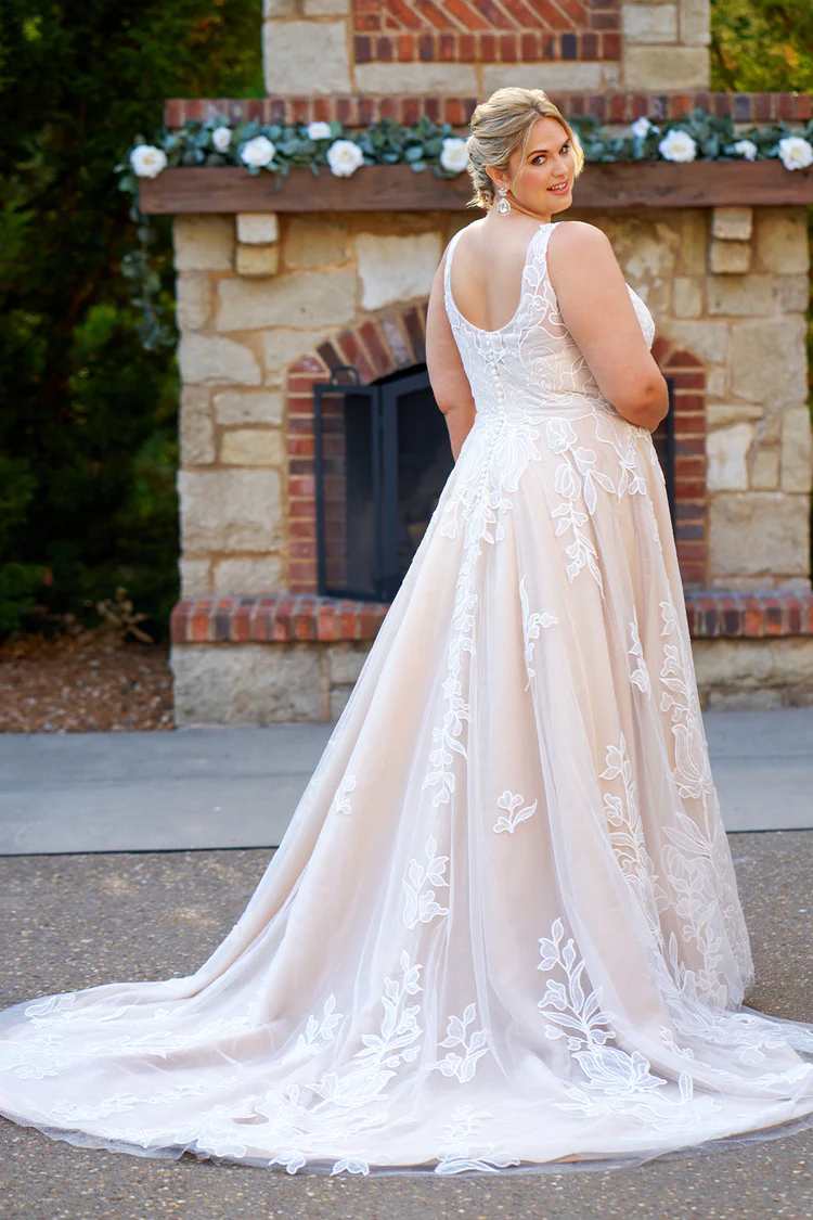 Gardenia Wedding Dress back